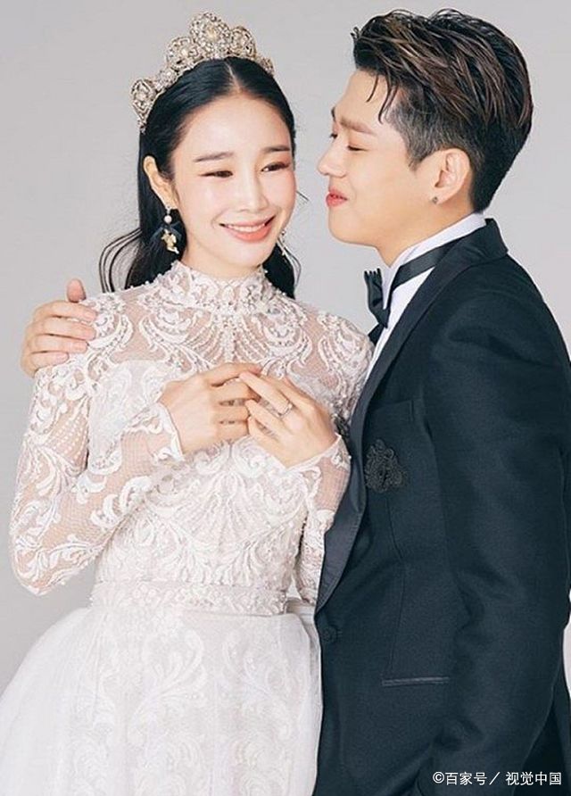 裴勇俊前女友李思江嫁小11岁鲜肉老公 两人婚纱照曝光尽显甜蜜